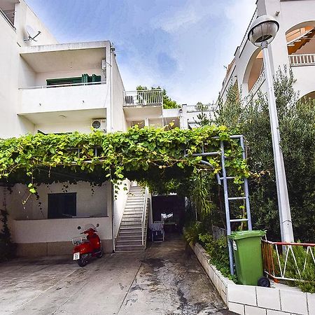 Apartments And Room Nevenka Makarska Exterior foto