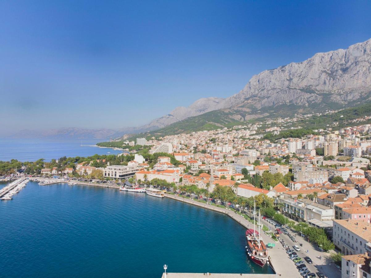 Apartments And Room Nevenka Makarska Exterior foto